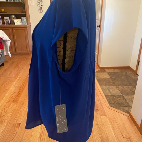 Daniel Rainn Short sleeve Blouse. Size XL. Royal Blue. - Picture 5 of 5